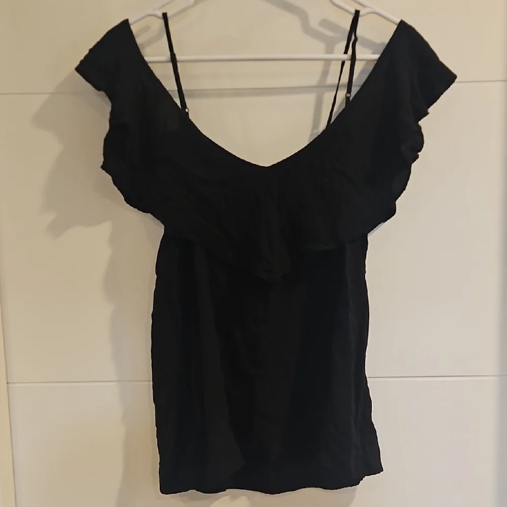 Black Ruffle Top - Picture 4 of 4